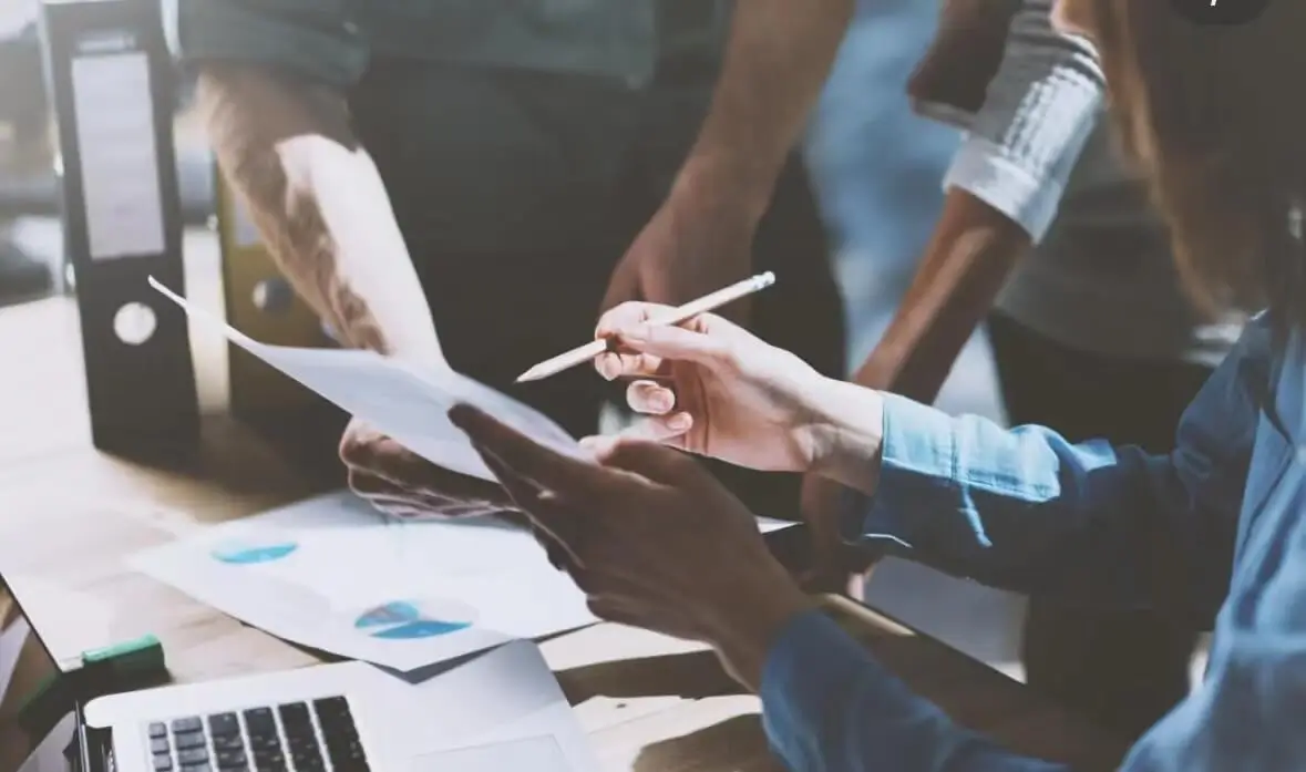 公司团队拍照图文介绍